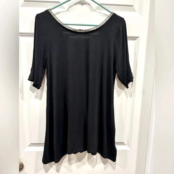 Fab’rik‎ Black Dressy T Shirt with Gold Trim size Large - Picture 1 of 7